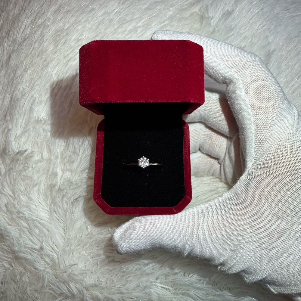 Certified mossainite ring